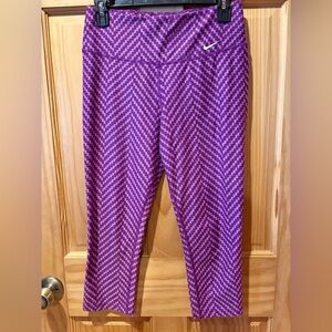 NIKE One Legend 2.0 Women's Zig-Zag Print Violet Eco-Friendly Capri Leggings S